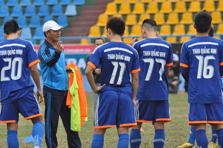 Thầy trò HLV Đinh Cao Nghĩa đang có cơ hội để gom thêm điểm số trước Khánh Hòa