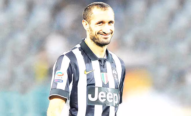 Giorgio Chiellini là niềm hy vọng và… mối lo của Juventus