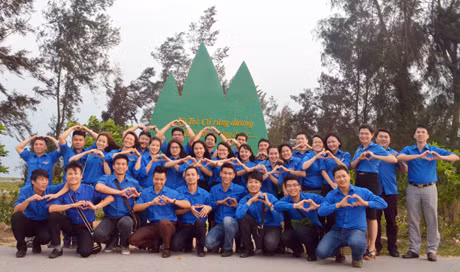 Các cán bộ Đoàn cơ sở, ĐVTN khối các cơ quan tỉnh hưởng ứng chương trình 