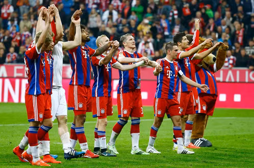  Các cầu thủ Bayern Munich ăn mừng chiến thắng trước Hertha Berlin - Ảnh: Reuters