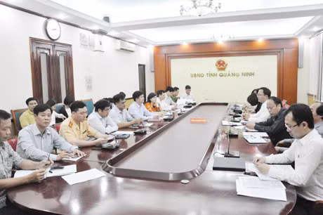 Quang cảnh buổi làm việc