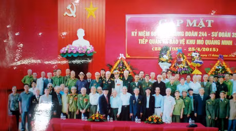 Các CCB Trung đoàn 244 gặp mặt nhân kỷ niệm 60 năm Ngày giải phóng Khu mỏ 25-4 (1955-2015).