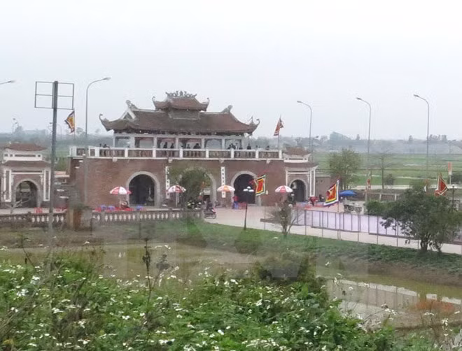 Cổng vào Khu di tích Quốc gia đặc biệt Đền Trần, xã Tiến Đức, Hưng Hà, Thái Bình. (Ảnh: Xuân Tiến/TTXVN)