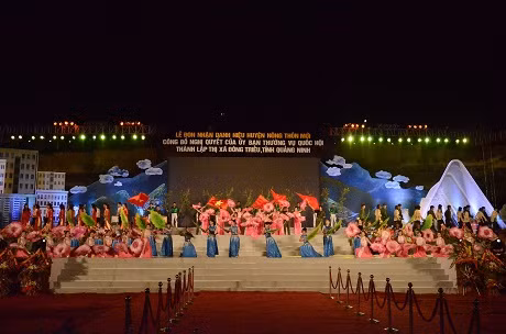 Tiết mục văn nghẹ chào mừng tại lễ công bố
