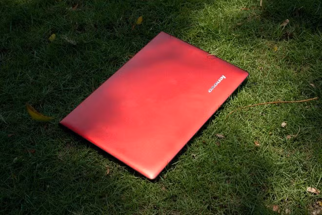 Laptop được trang bị vi xử lý thế hệ thứ 5 mới nhất của Intel.