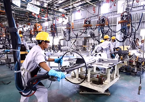 Một số doanh nghiệp ôtô đang rất thành công với chiến lược lắp ráp xe mang thương hiệu nước ngoài. Ảnh: Văn Đông