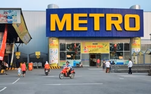 Mạng lưới hệ thống Metro gồm một trụ sở chính, 15 chi nhánh với 19 trung tâm (siêu thị) và hai kho trung chuyển thuộc 16 tỉnh, thành phố.
