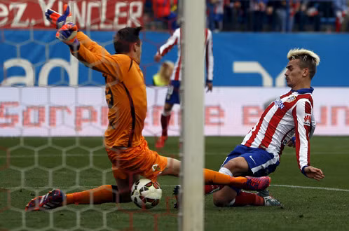 Griezmann ghi bàn vào lưới Elche, ấn định tỉ số 3-0 - Ảnh: Reuters
