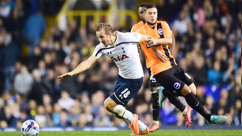 Kane (trái) và đồng đội khó giành trọn 3 điểm trên sân của Southampton