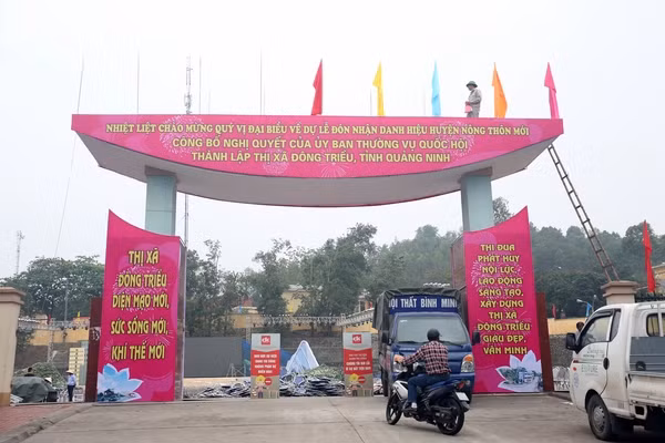 Cổng chào đã được hoàn thiện.
