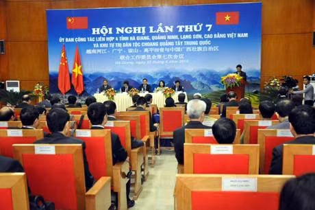 Quang canh Hội nghị