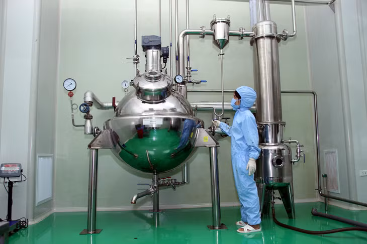 Sản xuất thuốc tại nhà máy của Công ty CP Dược - Vật tư y tế Quảng Ninh.