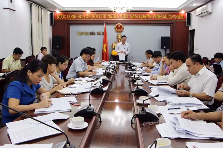 Quang cảnh buổi làm việc 