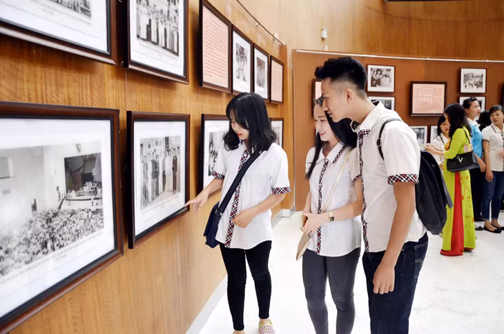 Bảo tàng Quảng Ninh, một trong 12 điểm du lịch mới được công nhận của TP Hạ Long thu hút hơn 5 vạn khách tham quan trong 6 tháng đầu năm 2016.