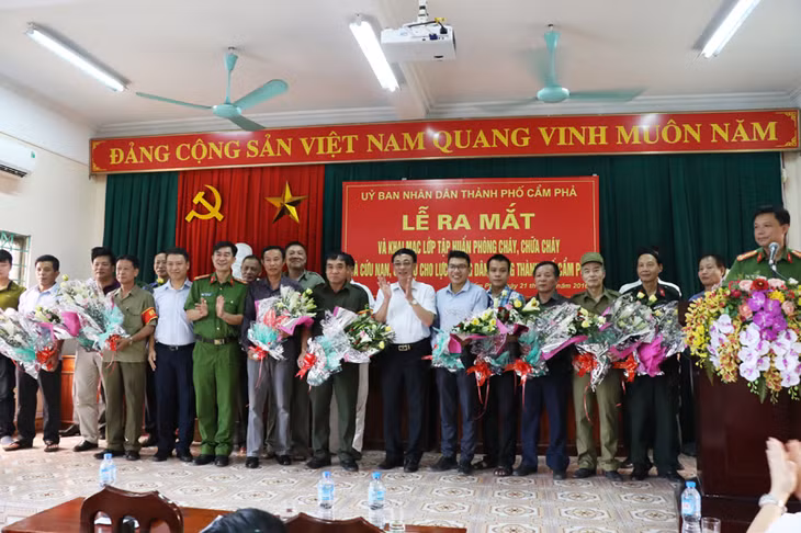 Lực lượng dân phòng PCCC TP Cẩm Phả chính thức được thành lập.