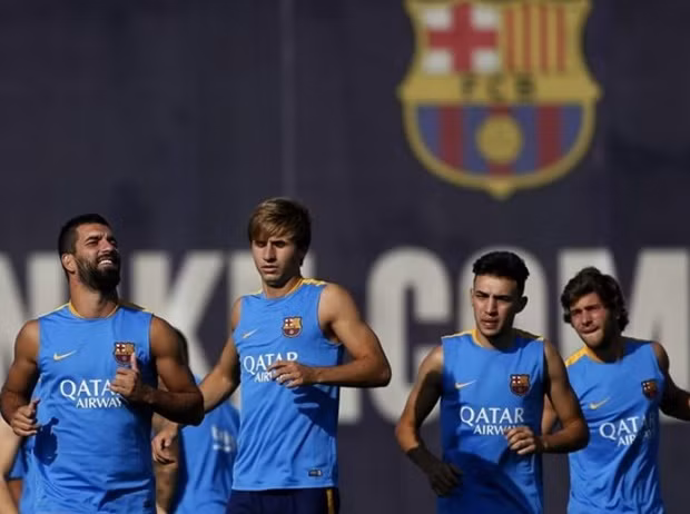  Sergi Samper và Munir (giữa) được gia hạn hợp đồng. Ảnh: Internet.