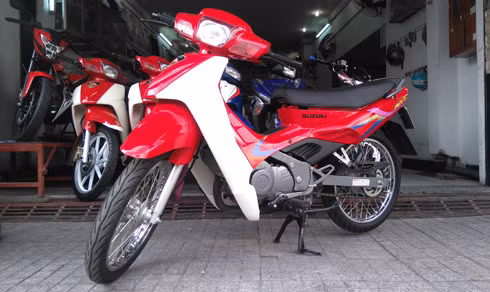 Một chiếc Suzuki RGV 120 đời 1999 có giá bán 120 triệu đồng tại TP HCM.