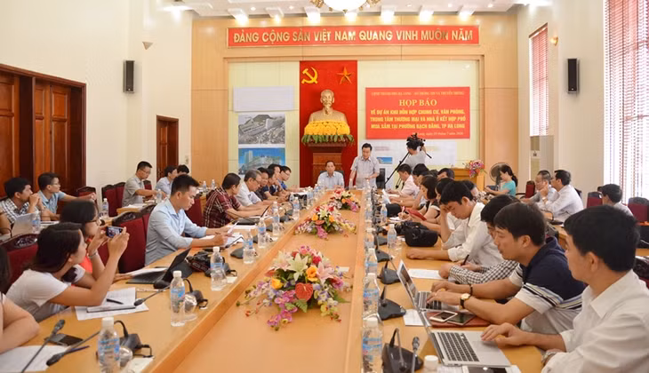 Quang cảnh họp báo