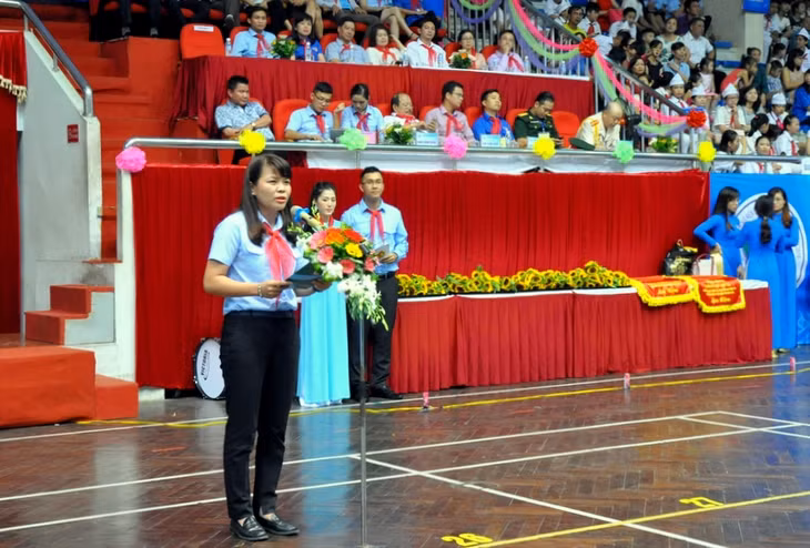 Đồng chí Vũ Thị Diệu Linh, Phó Bí thư Thường trực Tỉnh đoàn, Chủ tịch Hội đồng Đội tỉnh, Trưởng Ban Tổ chức Liên hoan đọc diễn văn khai mạc Liên hoan.