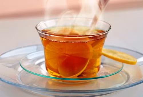 Uống trà chanh mật ong có nhiều lợi ích với sức khỏe. Ảnh: Honr.