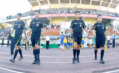 Trọng tài tại V-League 2015 sẽ được trẻ hoá mạnh mẽ