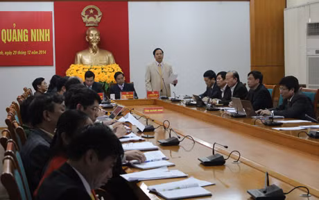 Đồng chí Đặng Huy Hậu, Phó Chủ tịch UBND tỉnh phát biểu tại phiên họp trực tuyến của Chính phủ.