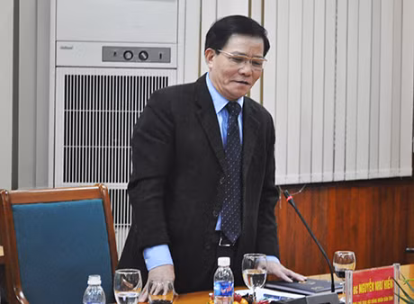 Đồng chí Nguyễn Như Hiền, Phó Chủ tịch Thường trực HĐND tỉnh, Trưởng Đoàn giám sát số 2 phát biểu tham gia vào việc thực hiện Nghị quyết số 10