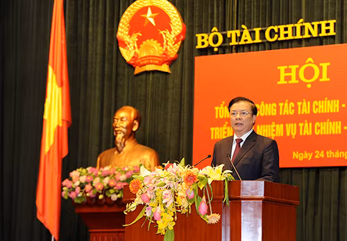 Bộ trưởng Tài chính Đinh Tiến Dũng