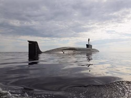 Tàu ngầm hạt nhân Vladimir Monomakh chạy thử trên biển