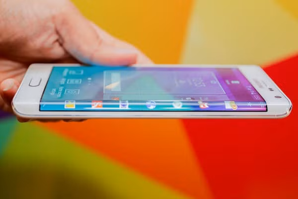 Samsung Galaxy Note Edge được xem là một biến thể của Samsung Galaxy Note 4.