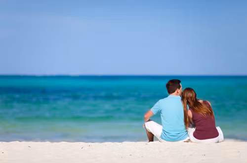 Dù là người yêu của nhau, nhưng khi đi du lịch bạn nên rõ ràng về tiền bạc để tránh việc một người phải 