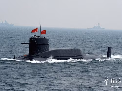 Tàu ngầm hạt nhân Type 094 của Trung Quốc được trang bị tới 16 tên lửa JL-2 có tầm bắn từ 8.000 km đến 12.000 km