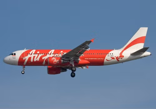 Một chiếc Airbus 320 của hãng AirAsia. Ảnh: Wikipedia