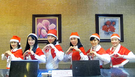 Tại khách sạn Hoàng Gia.