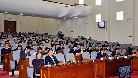 Đại biểu tham gia kỳ họp.