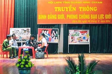 Hội LHPN tỉnh phối hợp tổ chức chương trình truyền thông bình đẳng giới, phòng chống bạo lực gia đình tại huyện Đầm Hà. (Ảnh do Hội LHPN Đầm Hà cung cấp)