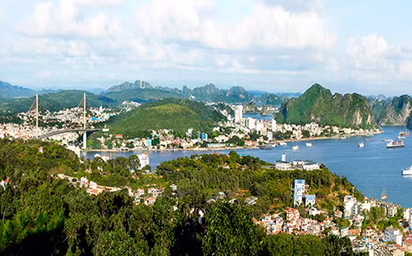TP Hạ Long- 1 trong 4 thành phố của tỉnh.