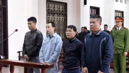 Các bị cáo tại tòa.
