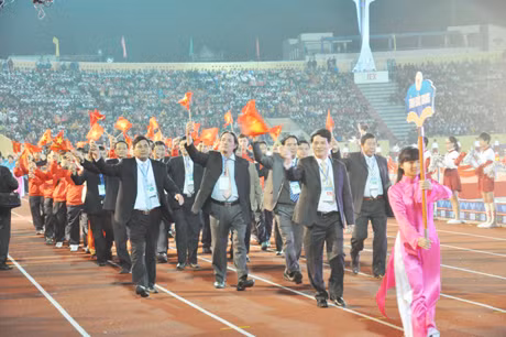 Các đoàn diễu hành tại đại hội.