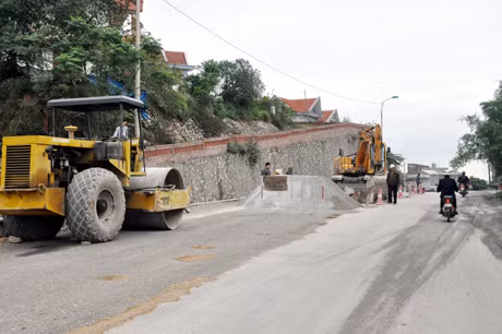Dự án đường Cái Mắm - Đồng Đăng kết nối đồng bộ với tuyến tránh phía Bắc Hạ Long - một trong những nội dung Nghị quyết 156/NQ-HĐND yêu cầu thực hiện đang được khẩn trương thi công. 