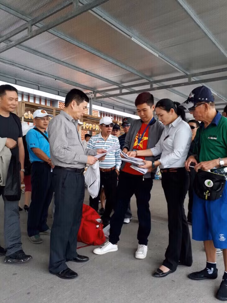 Lãnh đạo Sở Du lịch và Thanh tra Du lịch kiểm tra hoạt động hướng dẫn viên tại Cảng tàu khách quốc tế Tuần Châu