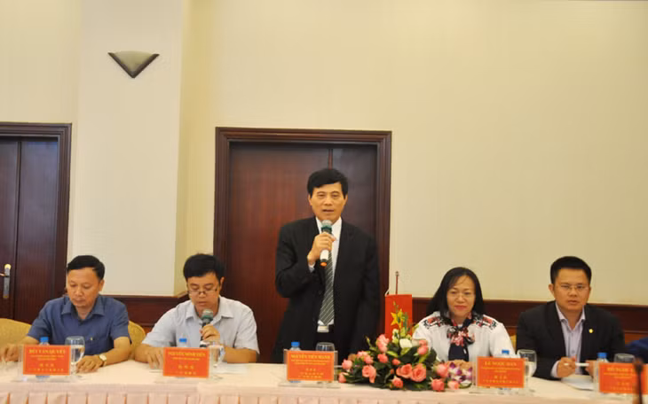 Đồng chí Nguyễn Tiến Mạnh, Tổng Biên tập Báo Quảng Ninh Việt Nam) phát biểu tại buổi tọa đảm.