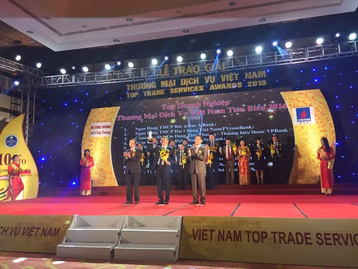 Lễ trao Giải thưởng Thương mại dịch vụ năm 2016. (Ảnh: Kim Dung)