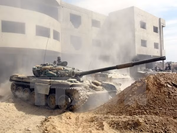 Binh sỹ Syria trong chiến dịch truy quét phiến quân tại Jobar, phía đông thủ đô Damascus, Syria. (Nguồn: THX/TTXVN)