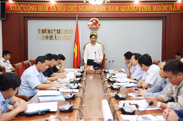 Đồng chí Vũ Văn Diện, Phó Chủ tịch UBND tỉnh chủ trì cuộc họp