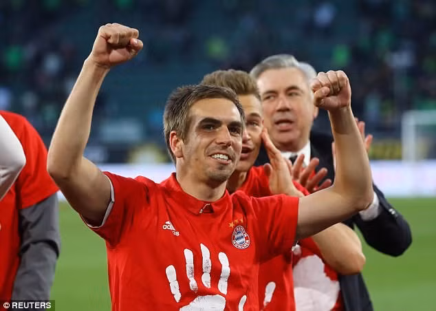 Lahm có danh hiệu cuối cùng với Bayern. (Nguồn: Reuters)