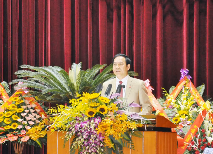Đồng chí Đặng Huy Hậu, Phó Chủ tịch Thường trực UBND tỉnh phát biểu chúc mừng Bệnh viện Y dược cổ truyền tỉnh.