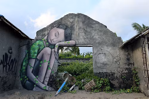 Một ngôi nhà bỏ hoang cũng có thể trở thành bức họa nên thơ thế này