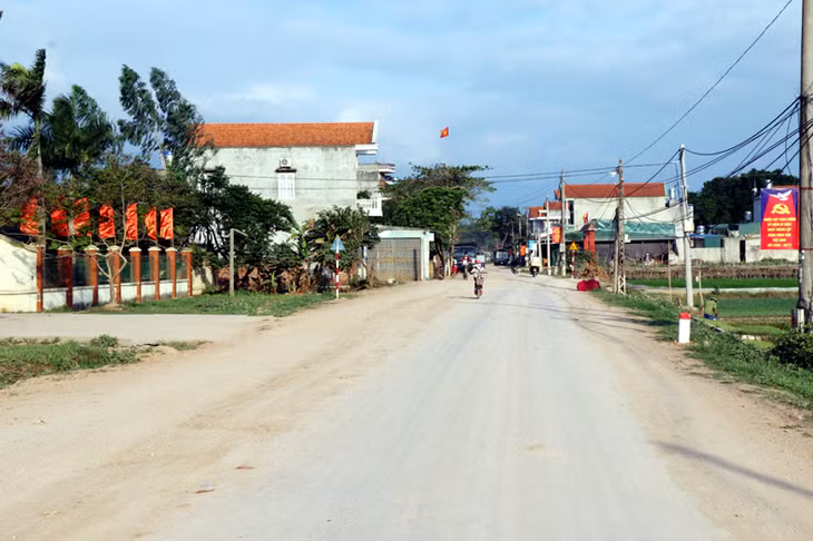 Hệ thống giao thông của xã Tiền An, TX Quảng Yên đã được nâng cấp, làm mới giúp người dân đi lại thuận lợi.