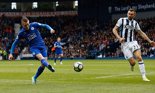 Vardy ghi bàn từ cú sút trúng hướng cầu môn duy nhất, mang lại thắng lợi quý giá cho Leicester City. Ảnh: Reuters.